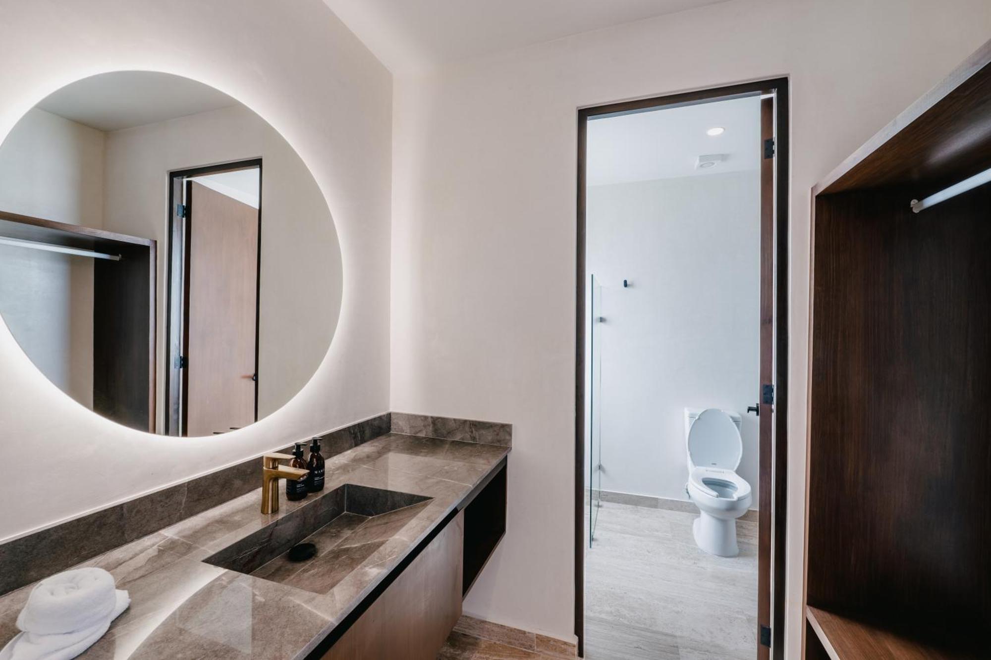 Sleek Penthouse Escape With Rooftop Pool * Tulum