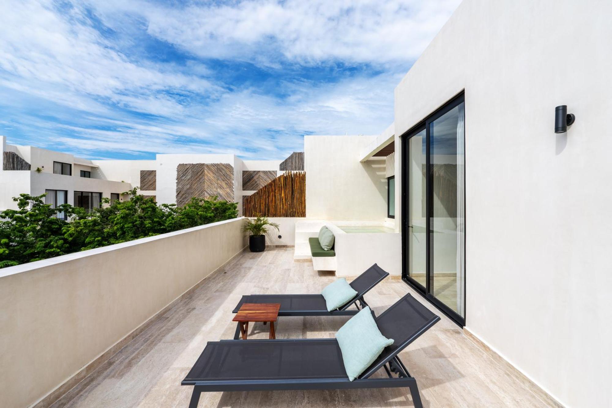 Apartamento Sleek Penthouse Escape With Rooftop Pool *